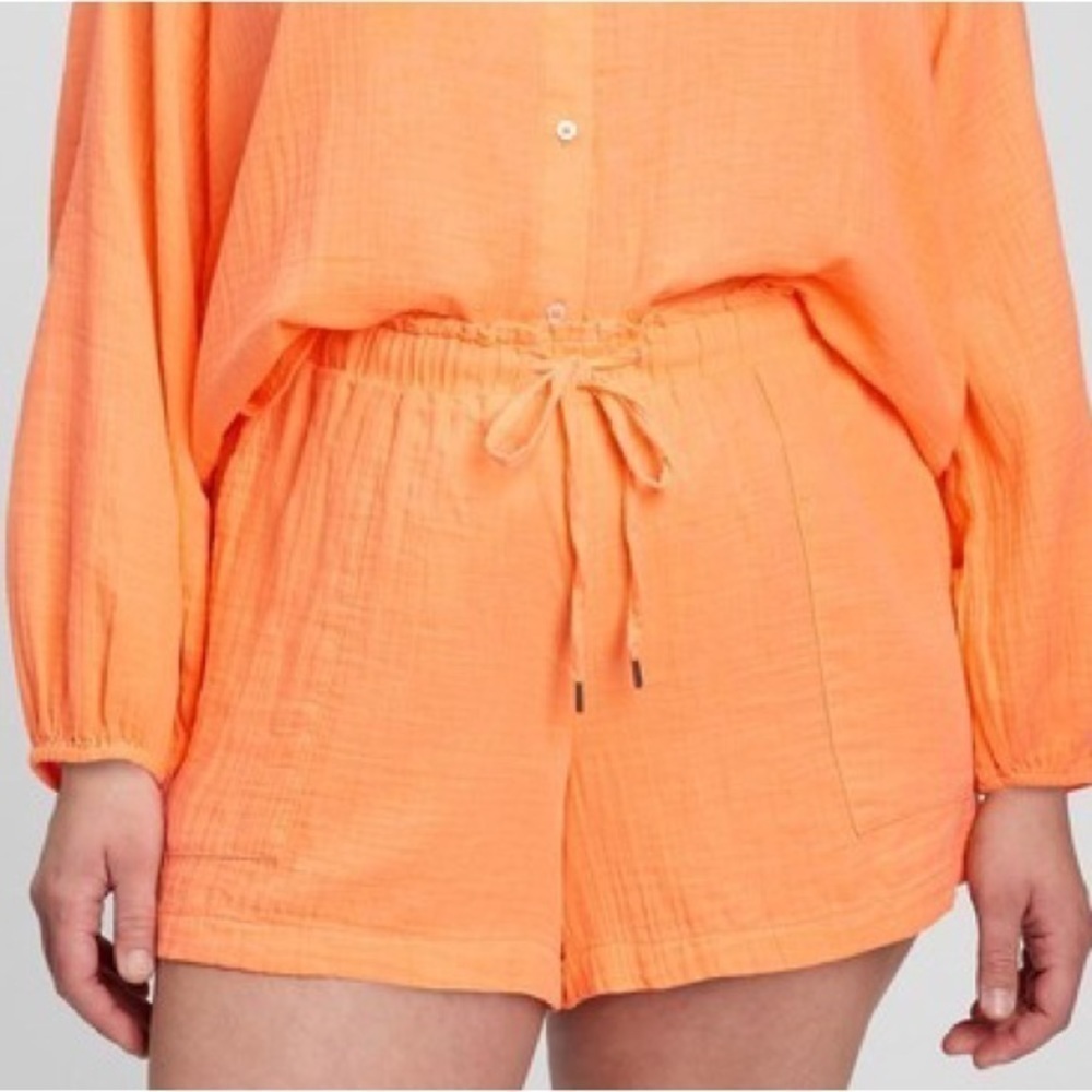 Gap Crinkle Gauze High Rise Pull-On Shorts in Icy Tangerine Orange